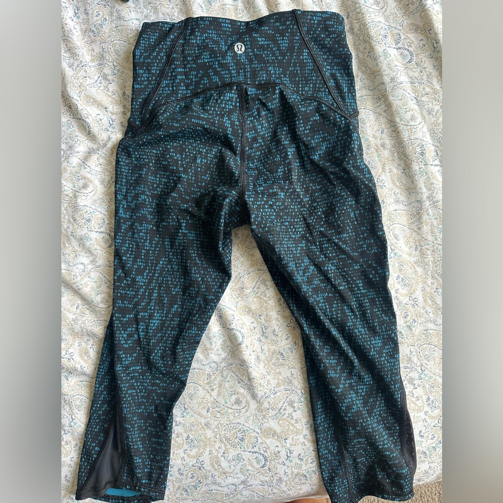 lululemon athletica Black Capri Leggings with Teal Speckle